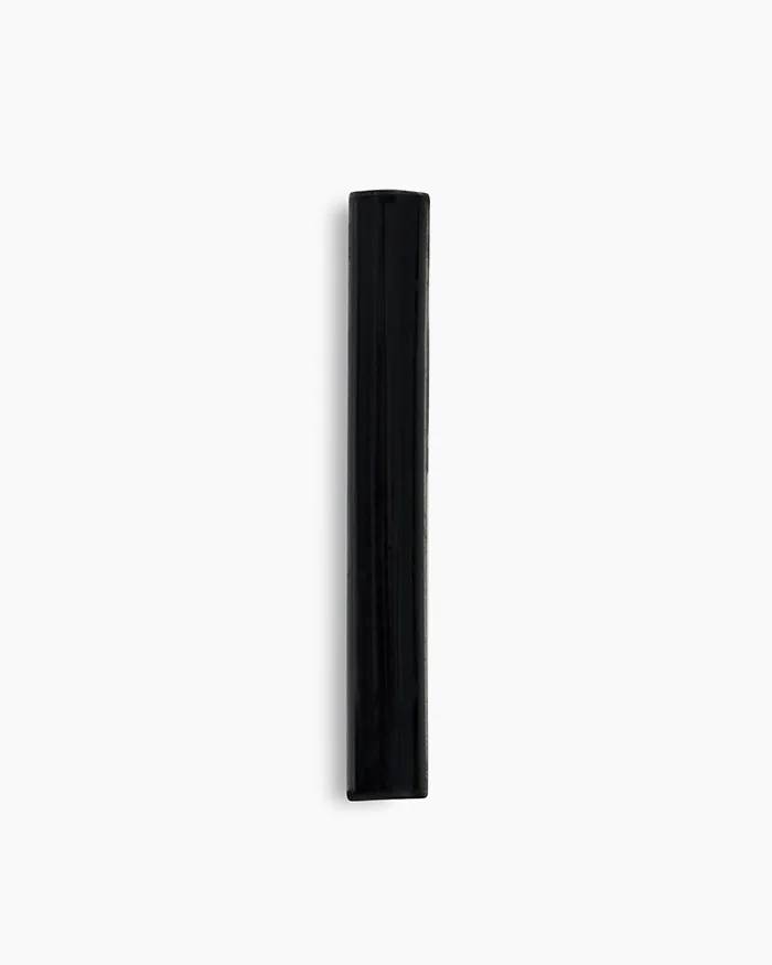 Compressed charcoal sticks for artists – smooth shading and drawing