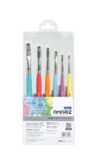 Doms Amariz flat brush for precise strokes and smooth painting.
